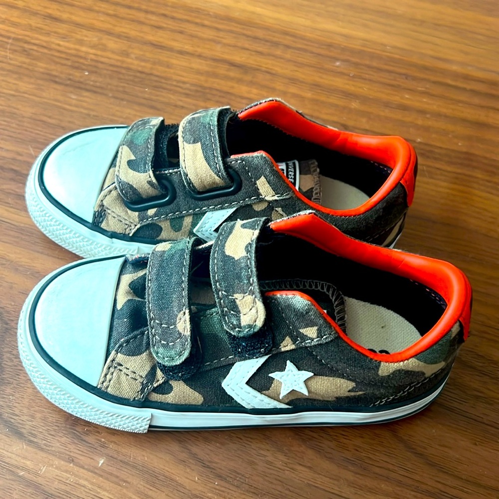 Converse Toddler All star Camo Size 8